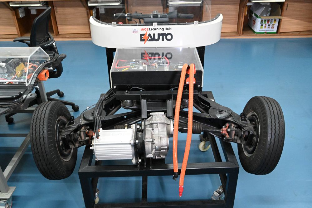 3-Wheeler-EV-Drive-System