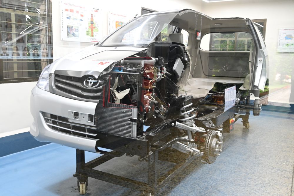 Cut-secion-of-Toyota-Innova