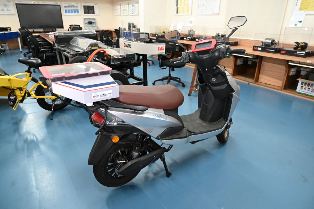 Parikshit-A-Portable-Two-Wheeler